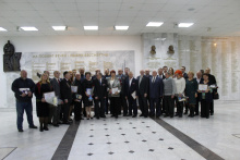 9 ноября, накануне Дня работников правоохранительных органов в УМВД РФ по Курской области, состоялась презентация сборника стихотворений курских авторов-ветеранов МВД России, ветеранов Вооружённых Сил РФ, "Знай, русский..."